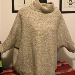 Ladies bat sleeve sweater tunic size Med